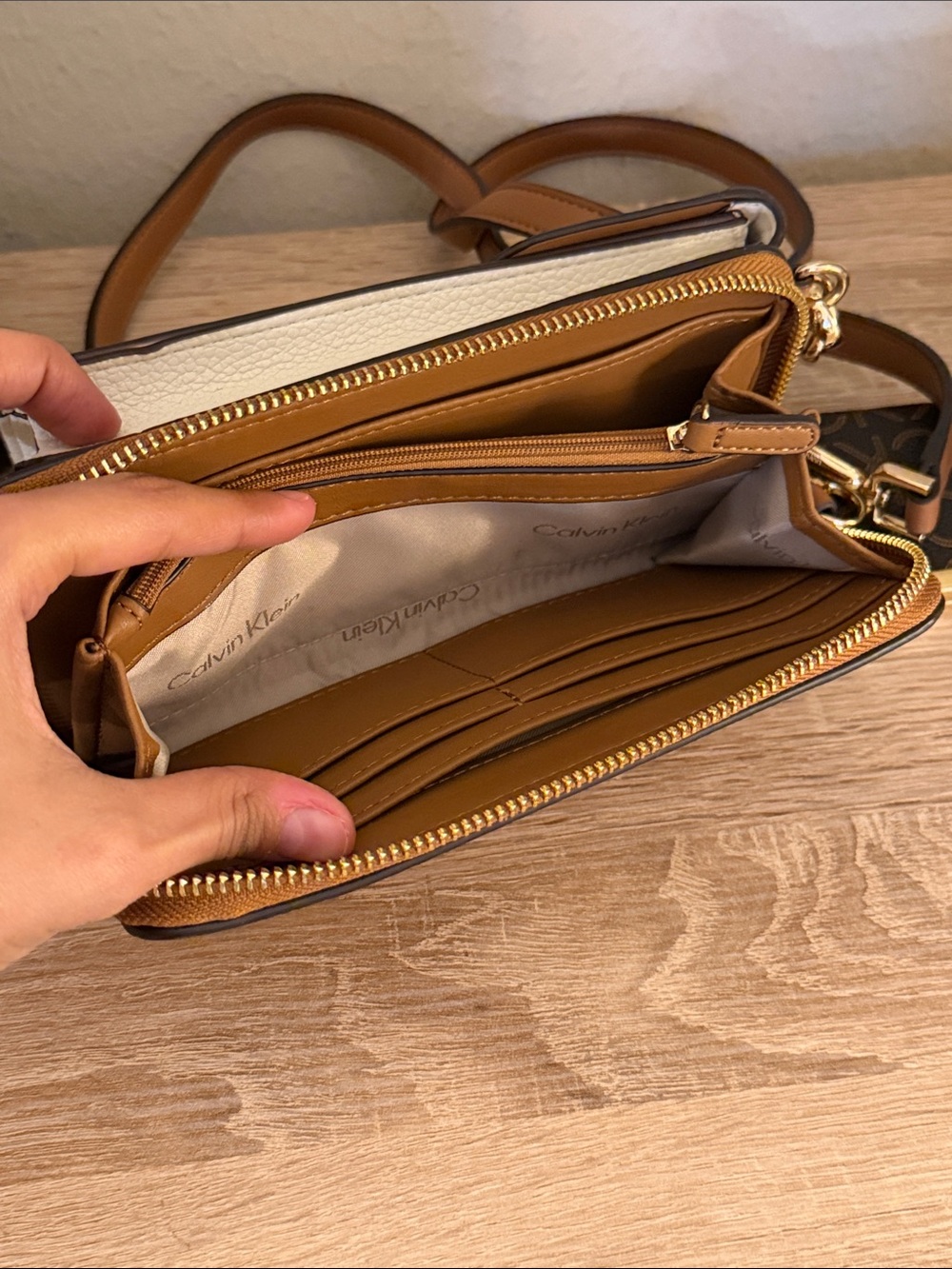 3-piece Calvin Klein Cream and Tan Crossbody Wallet with Monogram Coin Pouch - Picture 4 of 8